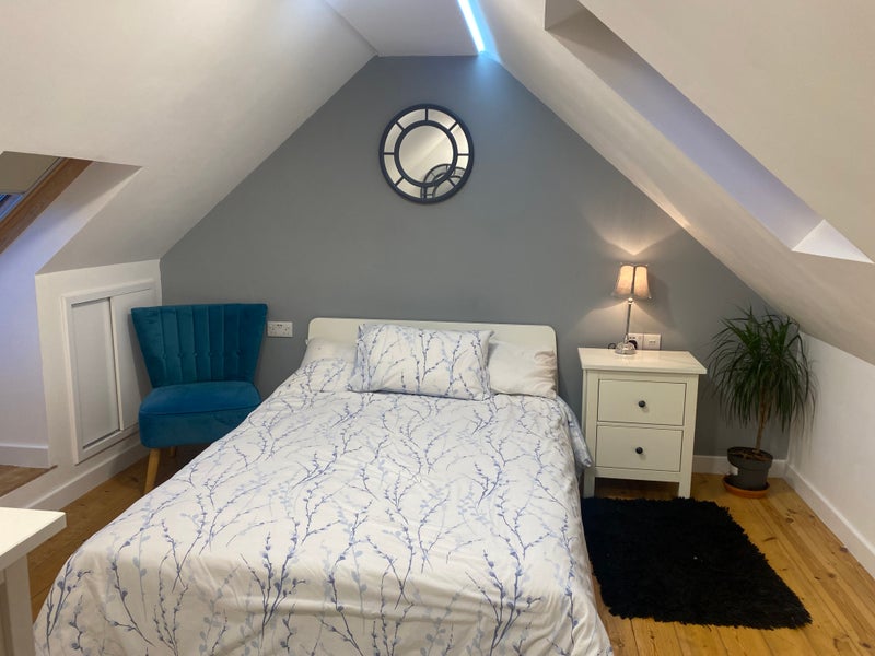 Photo 1: Room 1 , quiet top floor room £240 pw