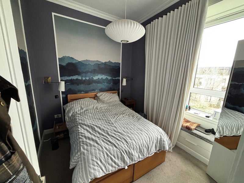 Photo 1: Room available 