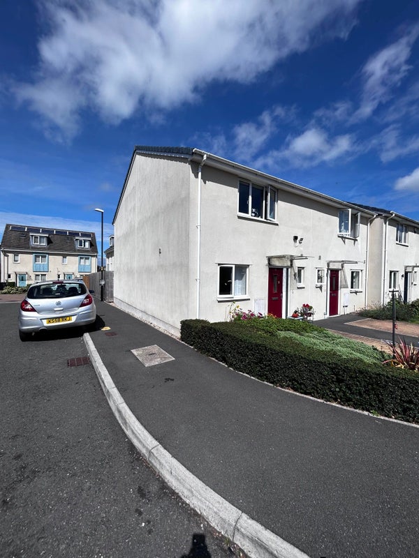 Photo 1: Front view, end of the terrace house