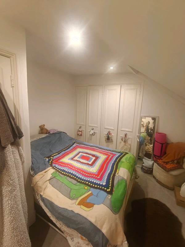 Photo 1: Available Double Room (Pic 1)