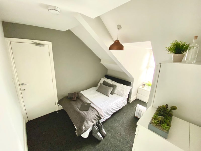 Photo 1: Bedroom of Similar Size and Layout