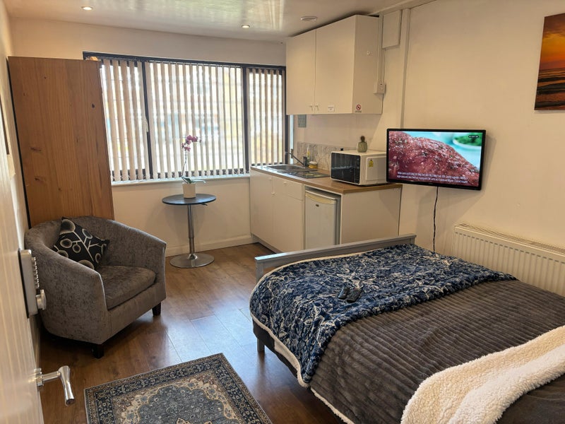 Photo 1: Room 2 - Available