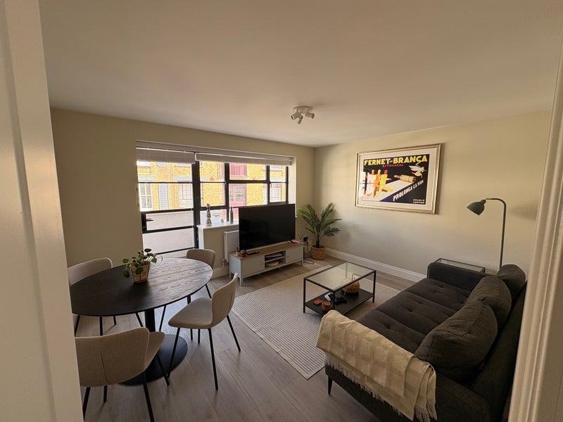 Photo 1: Living Room 