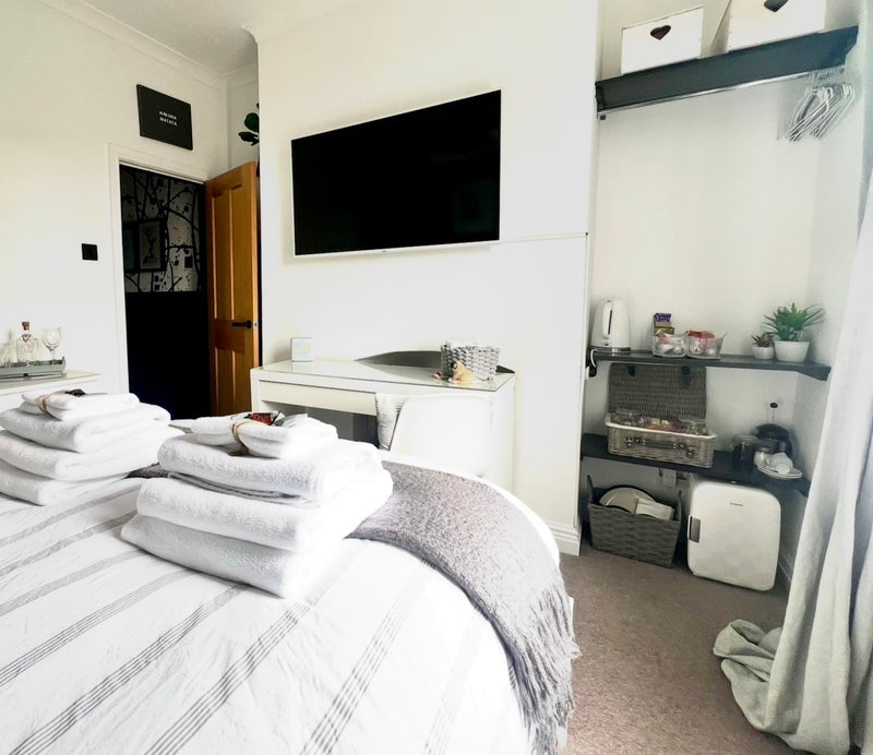 Photo 1: Luxury bedroom tv, fridge, Kettle and more