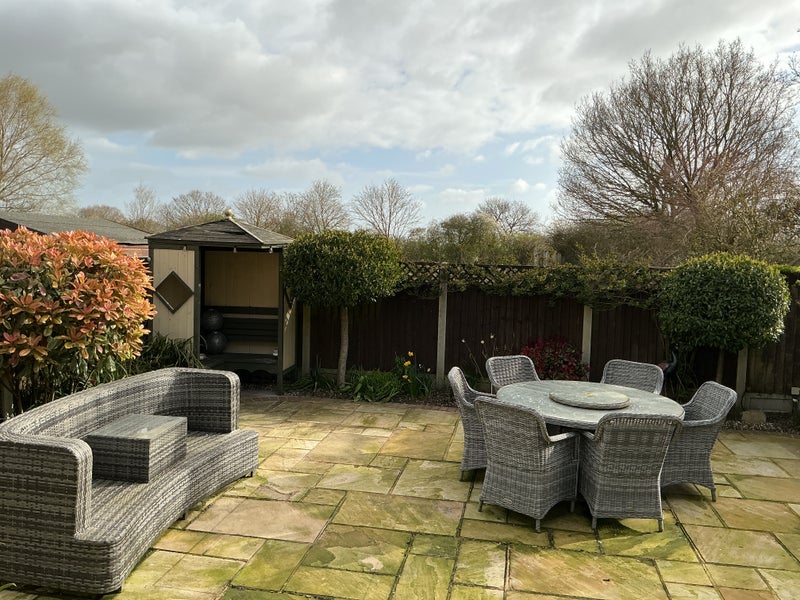 Photo 1: Use of garden