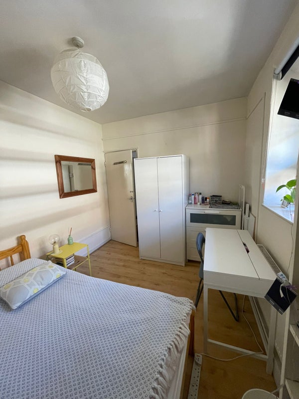 Photo 1: Smaller room (£610)