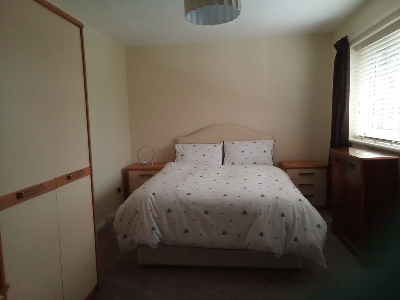 Photo 1: Double wardrobe 