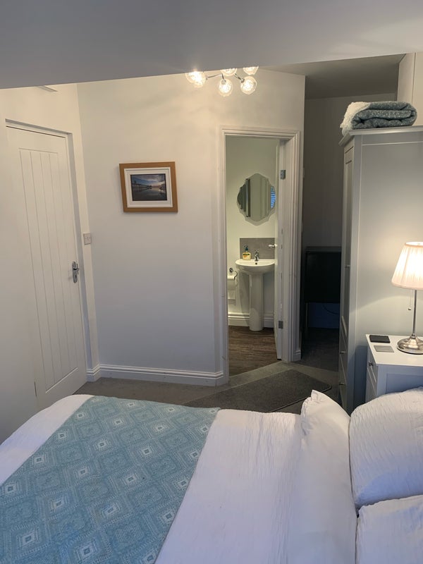 Photo 1: Your room with private access and en-suite