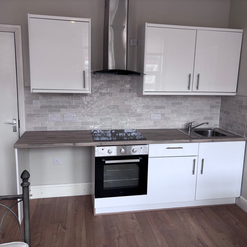 Photo 1: Studio apartment 