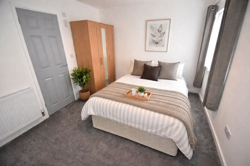 Photo 1: Room 3 w/ ENsuite