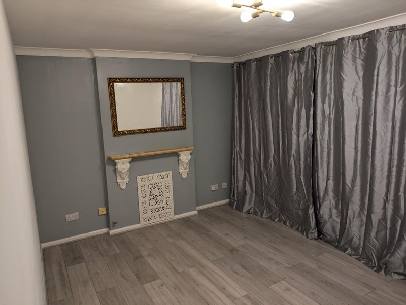 Photo 1: Communal Front room