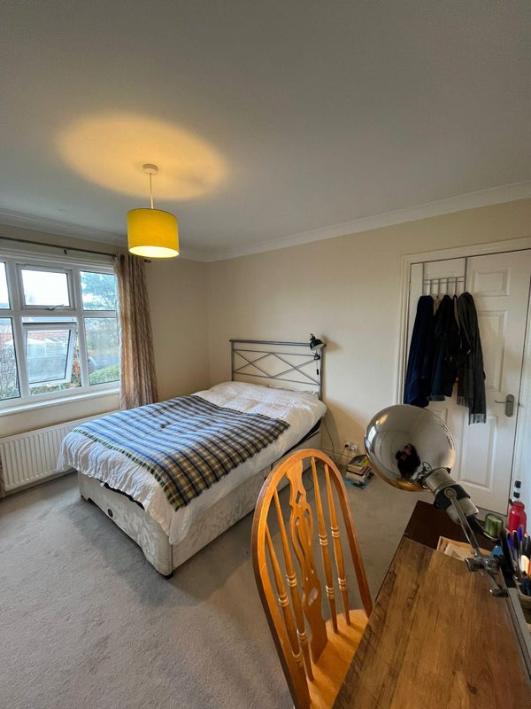Photo 1: Spare Room