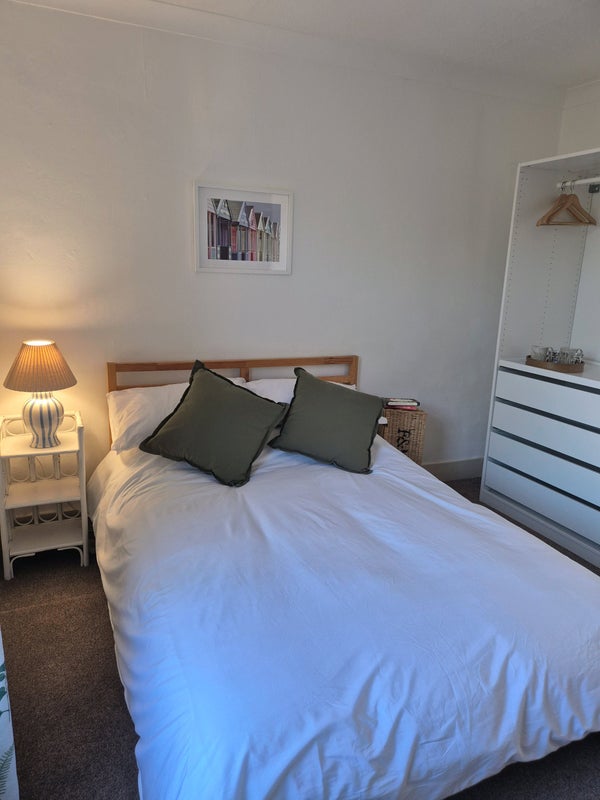 Photo 1: Available bedroom (bedding etc not included)