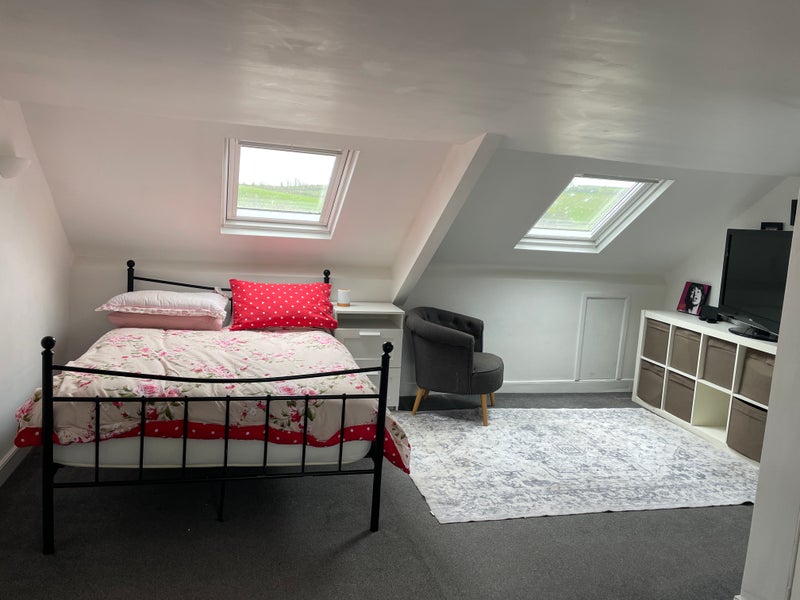 Photo 1: Large double 