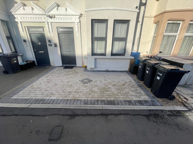 Photo 1: Private parking 