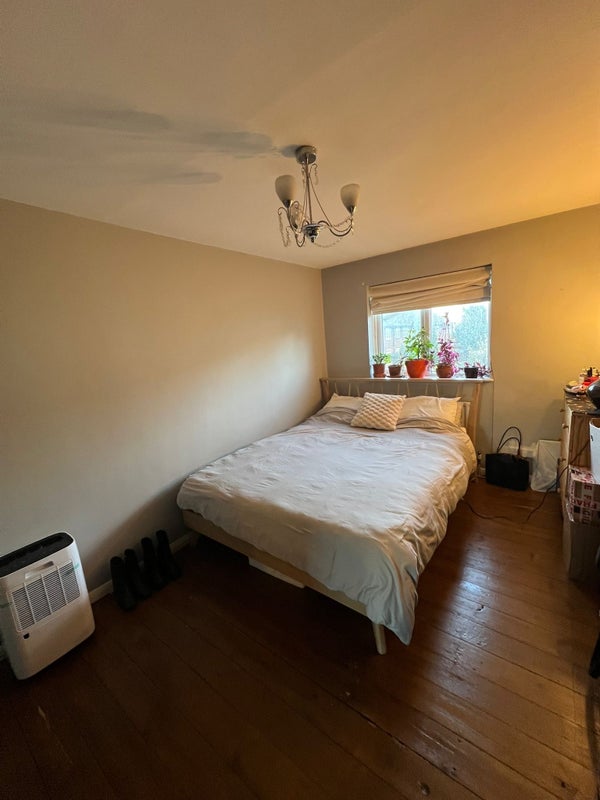 Photo 1: Large double room