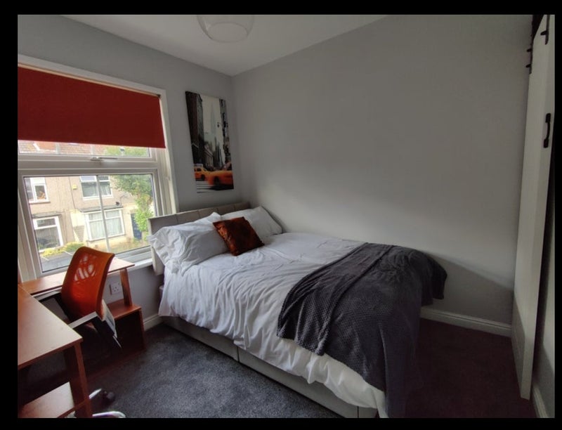 Photo 1: Single first floor