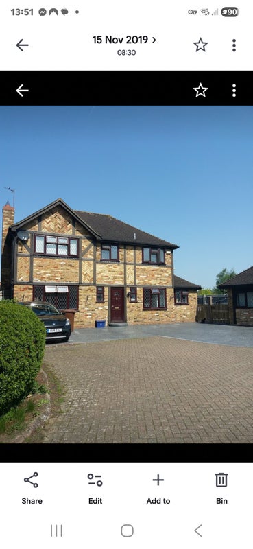 Photo 1: En-Suite room in Victorian style house.