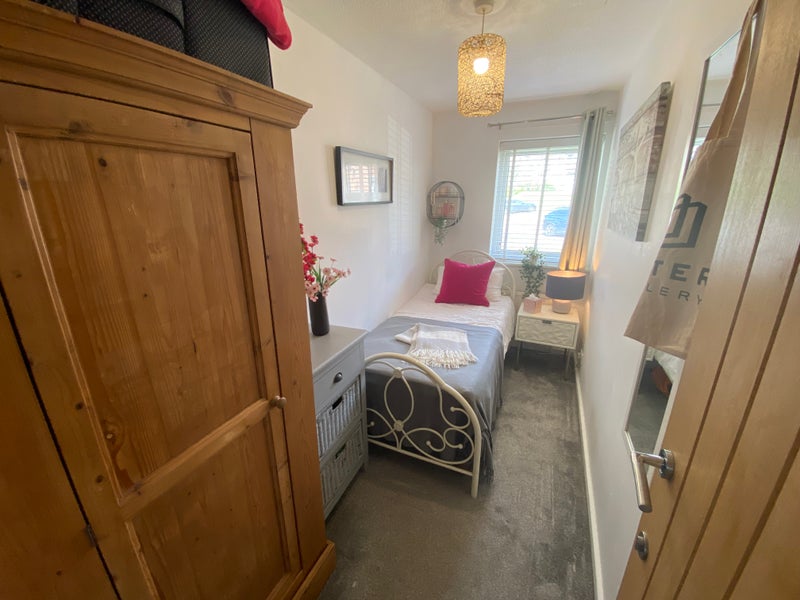 Photo 1: SINGLE BEDROOM £650 per month