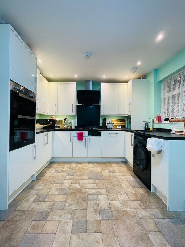 Photo 1: A beautiful Kitchen with Dinning Area