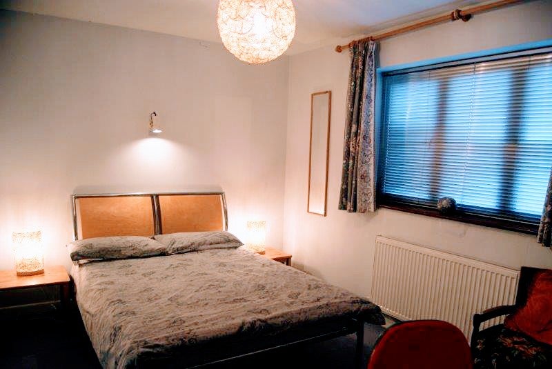 Photo 1: Ensuite bedroom1