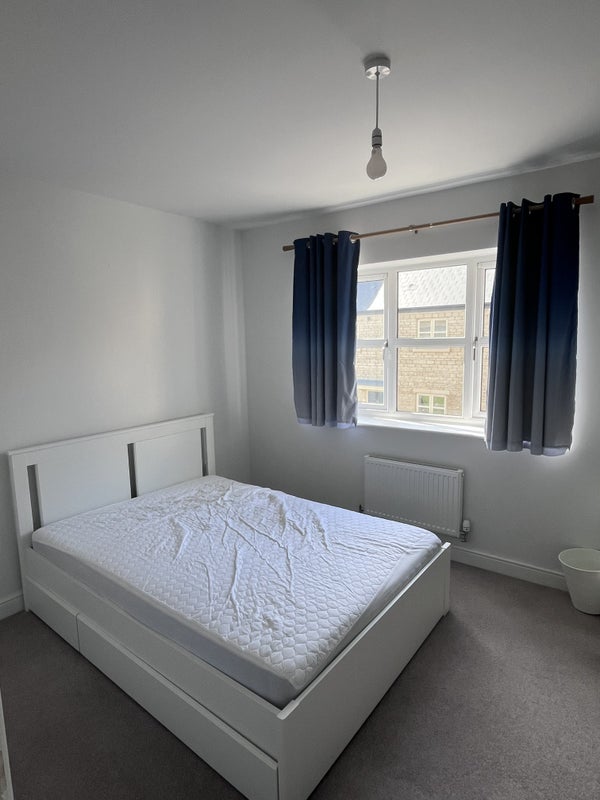 Photo 1: Ensuite bedroom