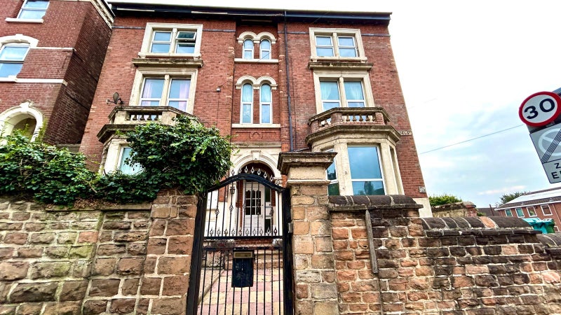 Photo 1: Street view