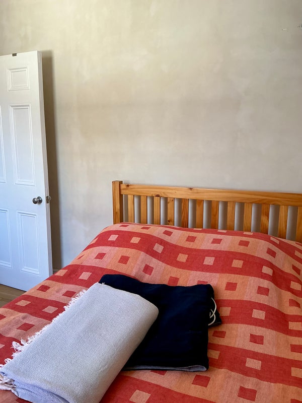 Photo 1: Bedroom