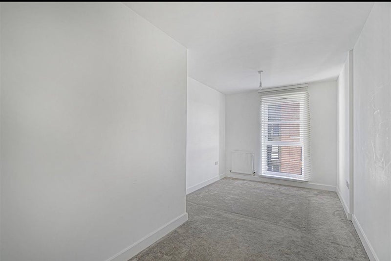 Photo 1: Room to be let, pending furnishing