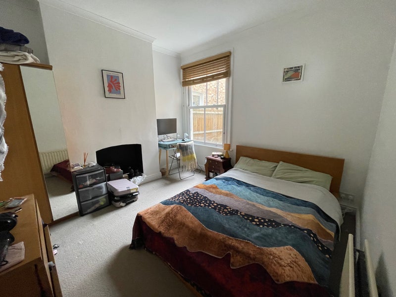 Photo 1: Bright and comfortable double room