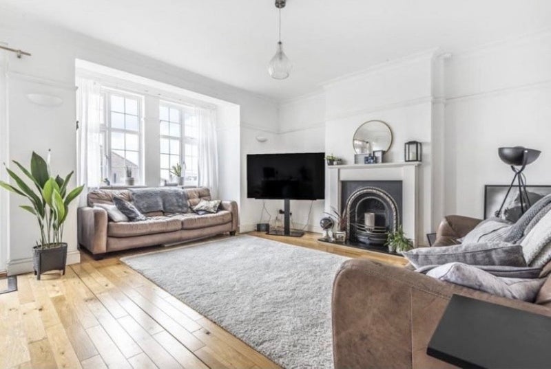 Photo 1: Living Room - Front