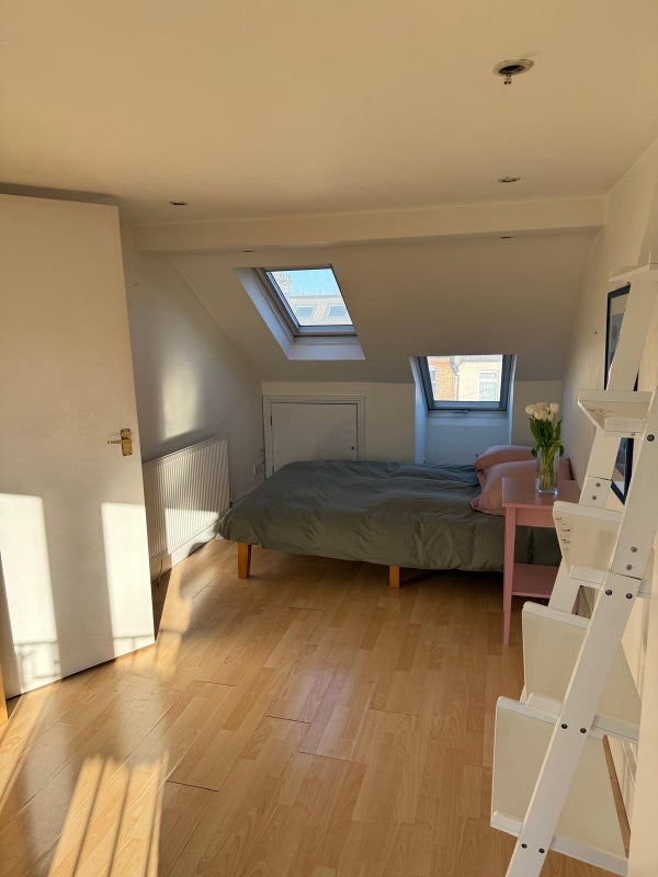 Photo 1: Double bed and new matress provided if required 