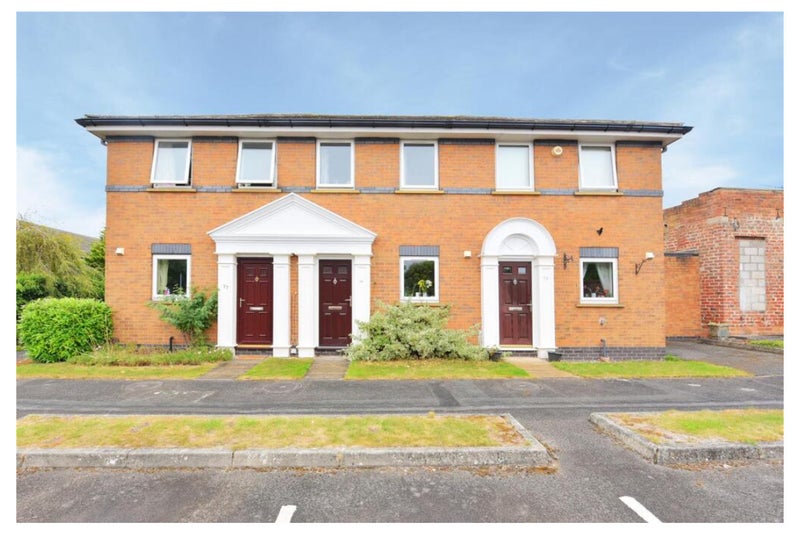 Photo 1: The middle house 