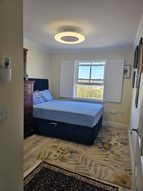 Photo 1: Furnished lodger bedroom with sunset views