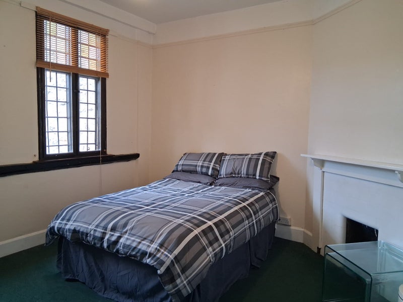 Photo 1: Comfortable double room