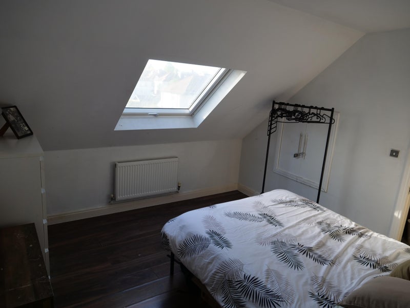 Photo 1: Bedroom front