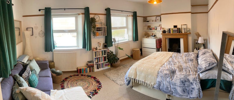 Photo 1: Room 2 (upstairs double)