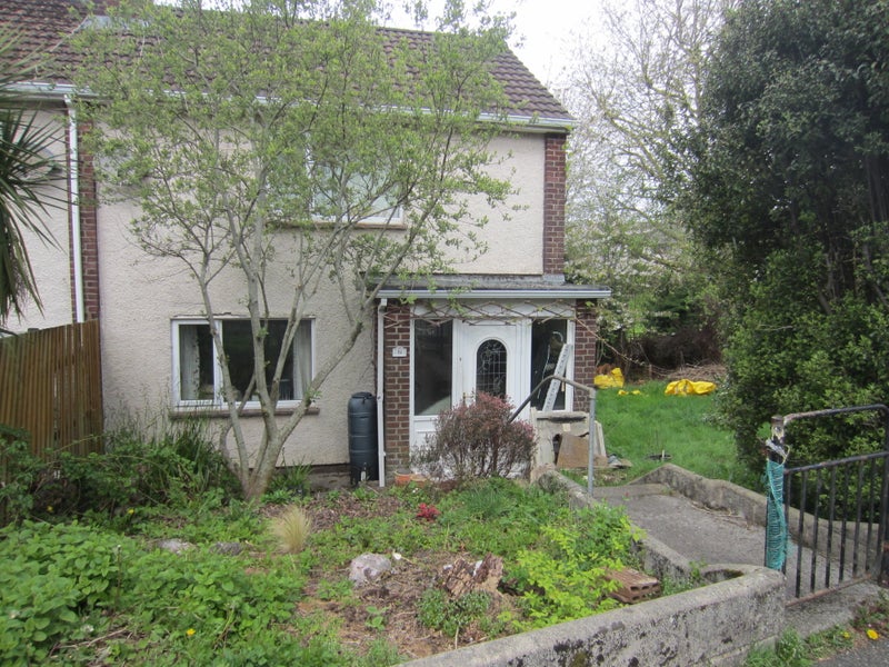 Photo 1: Front garden