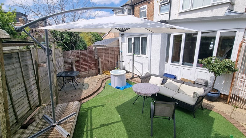 Photo 1: Garden with furniture and pool.😁