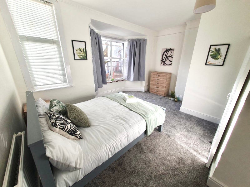 Photo 1: LOVELY ROOM