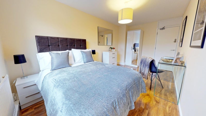Photo 1: Bedroom 3 £990PCM - available 19/05/2026