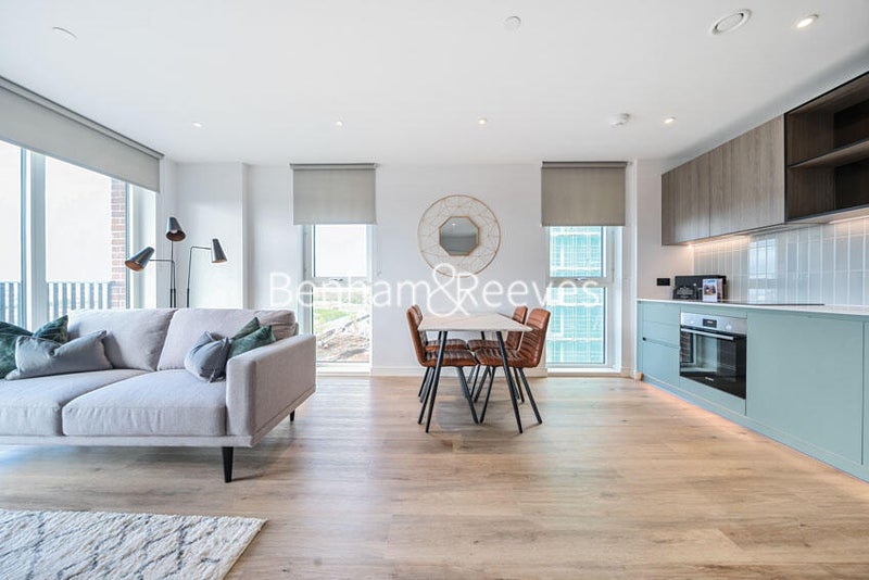 Photo 1: Living room