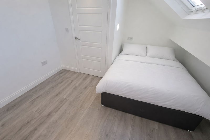 Photo 1: Bedroom / Double bed / Mattress 