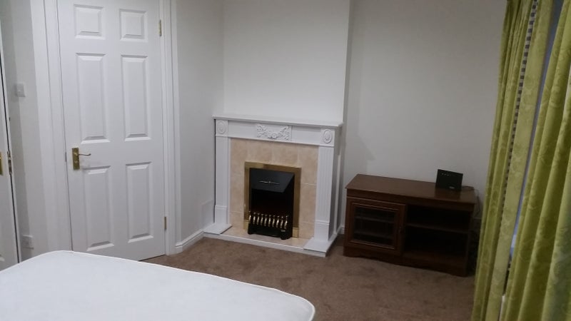 Photo 1: Double room with ensuite