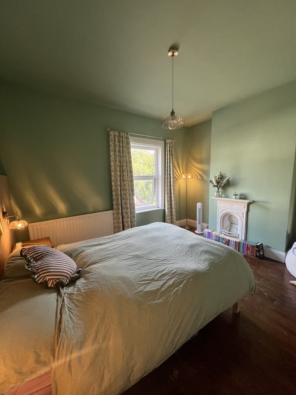 Photo 1: Upstairs Double Bedroom