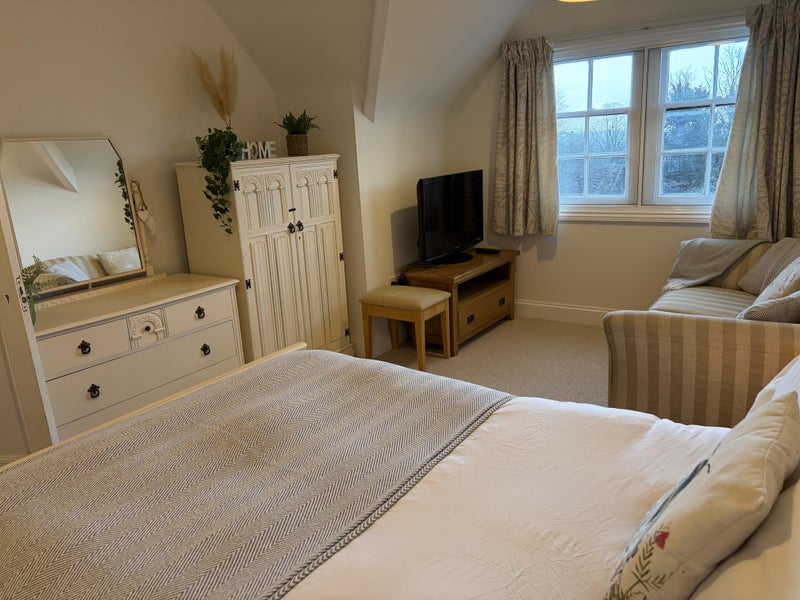 Photo 1: Bedroom sitting room 1 