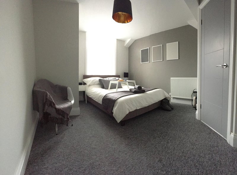 Photo 1: Bedroom of similar size and layout