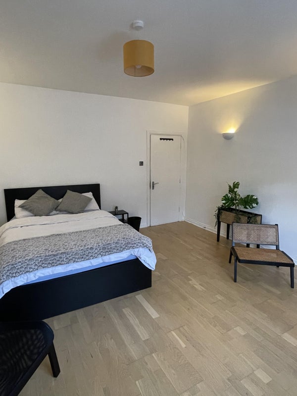 Photo 1: Extra large double room 