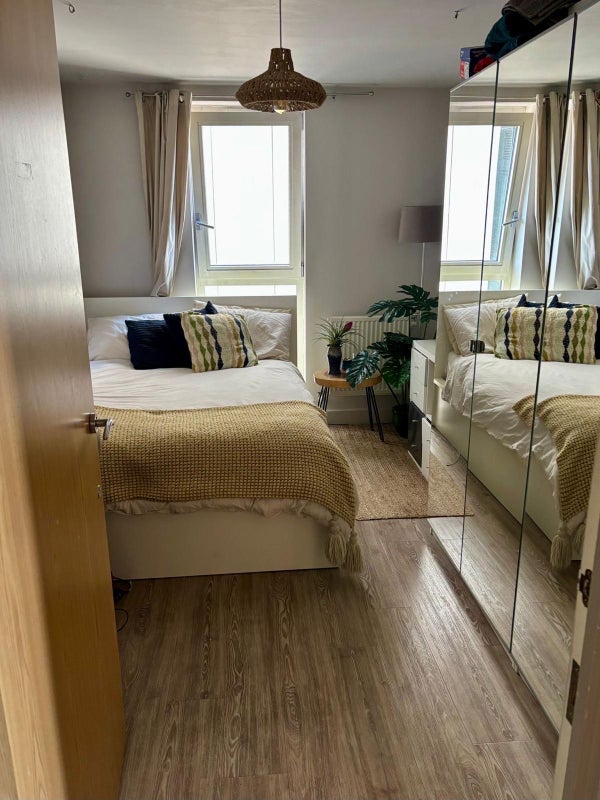 Photo 1: The available room 