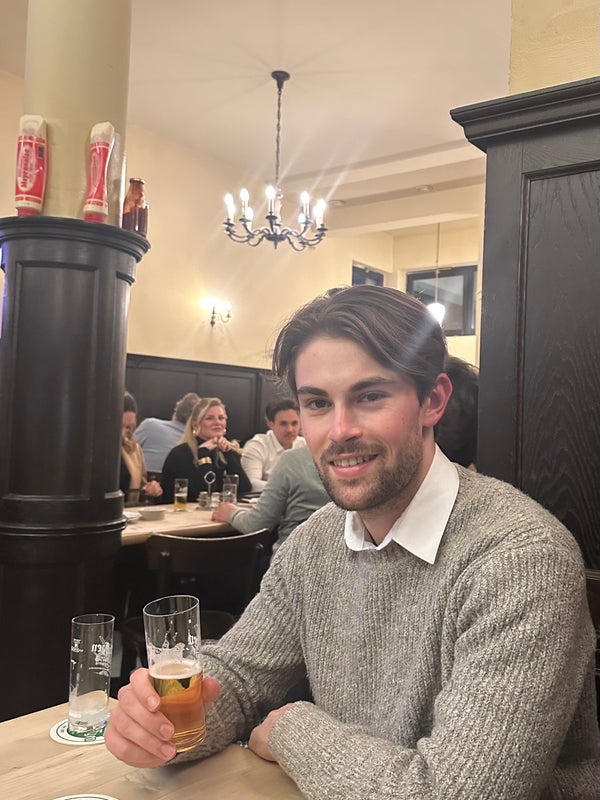 Photo 1: Full-time MSc Oncology student at UoM – clean, tidy and easygoing.